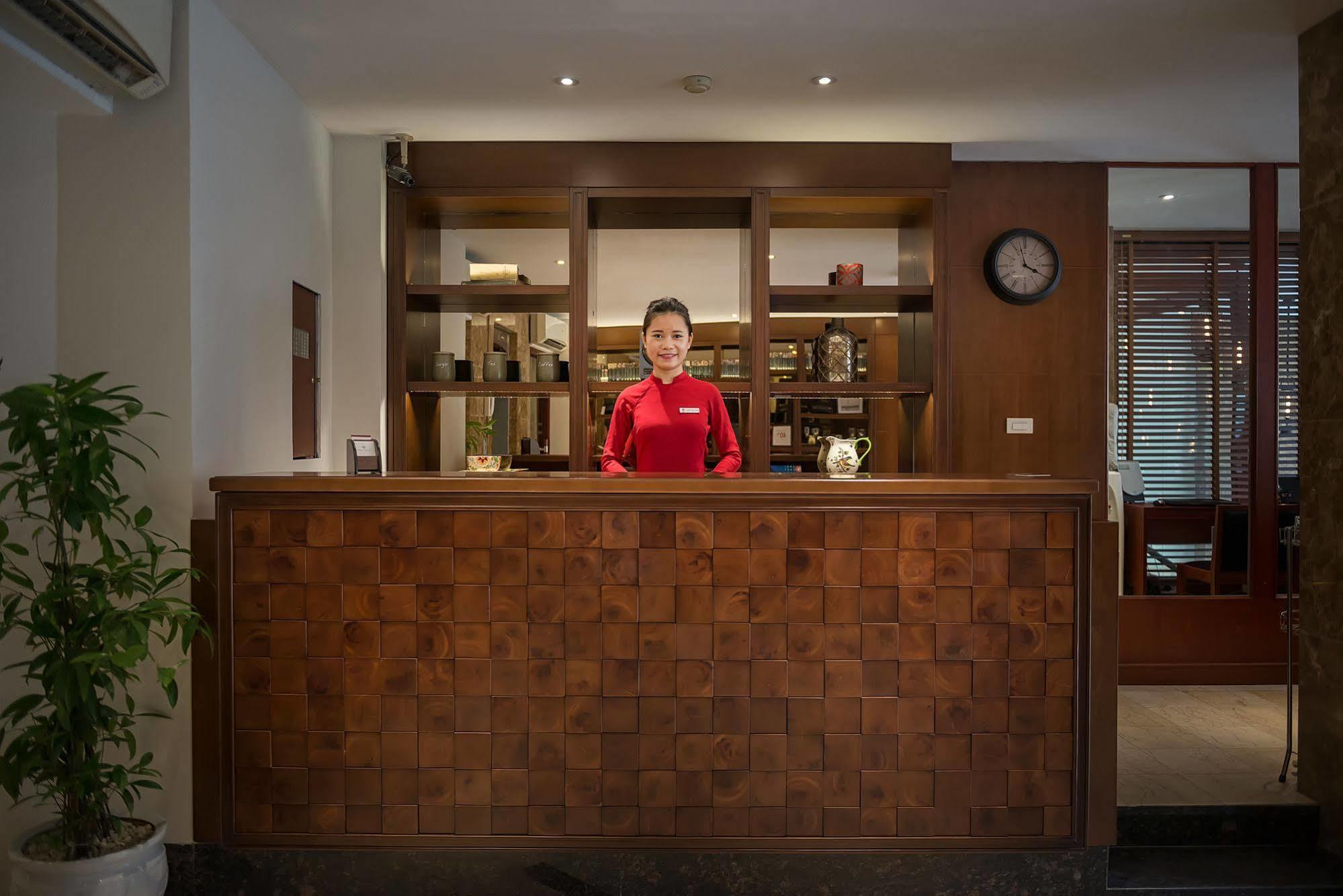 Hanoi E Central Luxury Hotel & Restaurant Exterior photo