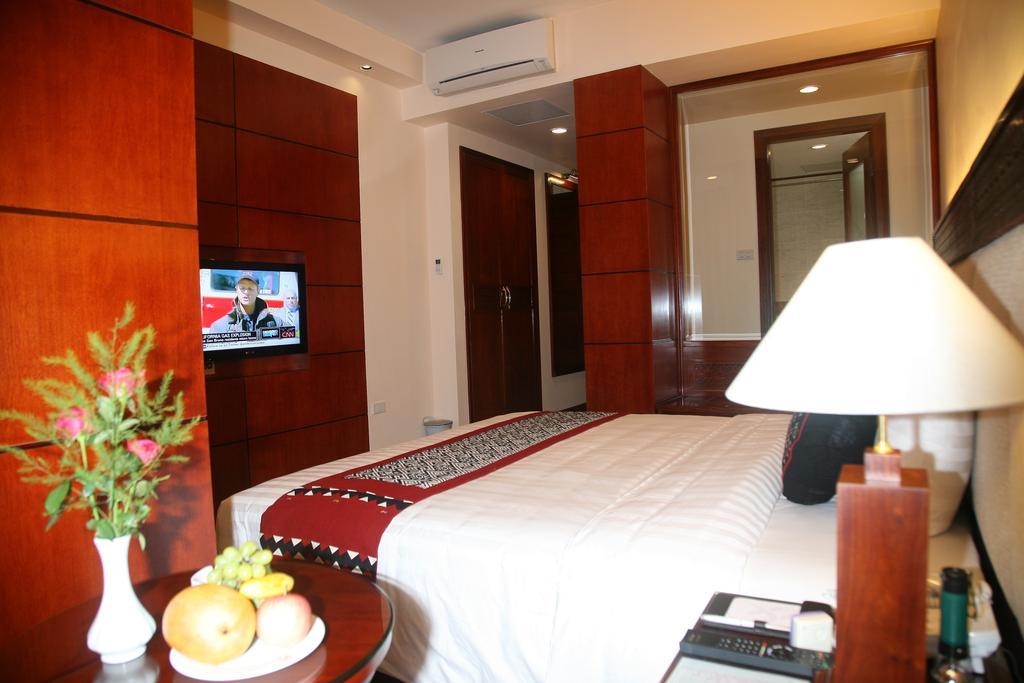Hanoi E Central Luxury Hotel & Restaurant Exterior photo